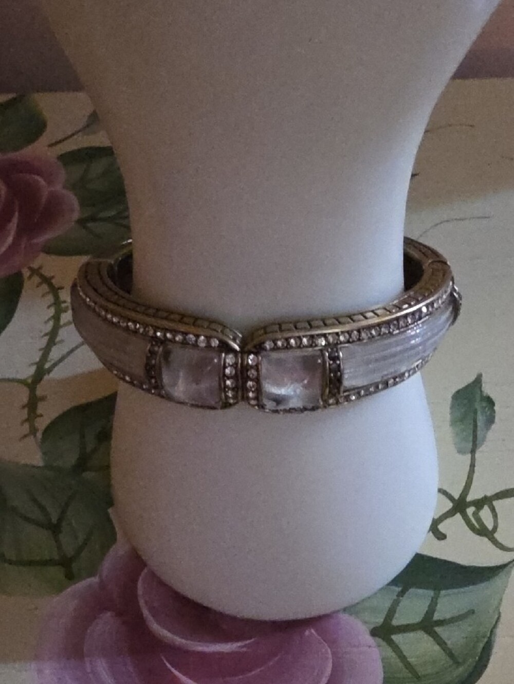 Heidi Daus Bar Harbor Elegance Vintage Hinged Bangle Bracelet - Picture 2 of 10